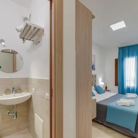 Alojamento de Acomodação e Pequeno-almoço Nottincentro -guest House- Sciacca