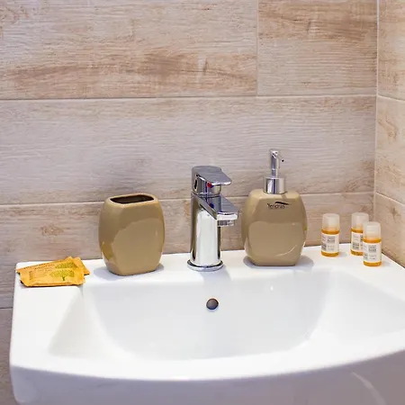 Nottincentro -guest House- Bed & Breakfast 3*